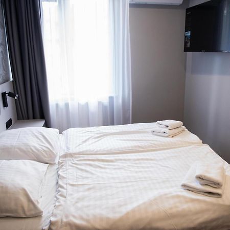 Hotel Paradiso Suchedniow Екстер'єр фото