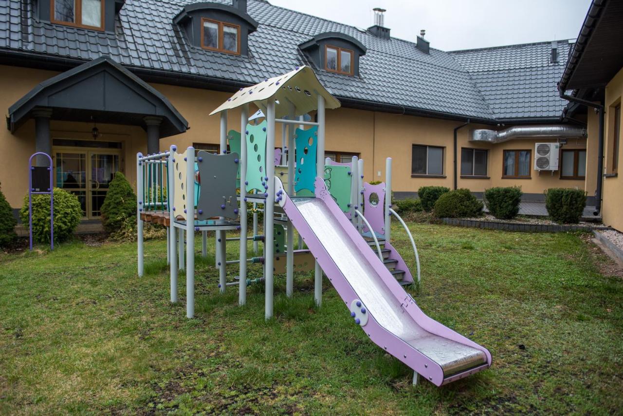 Hotel Paradiso Suchedniow Екстер'єр фото
