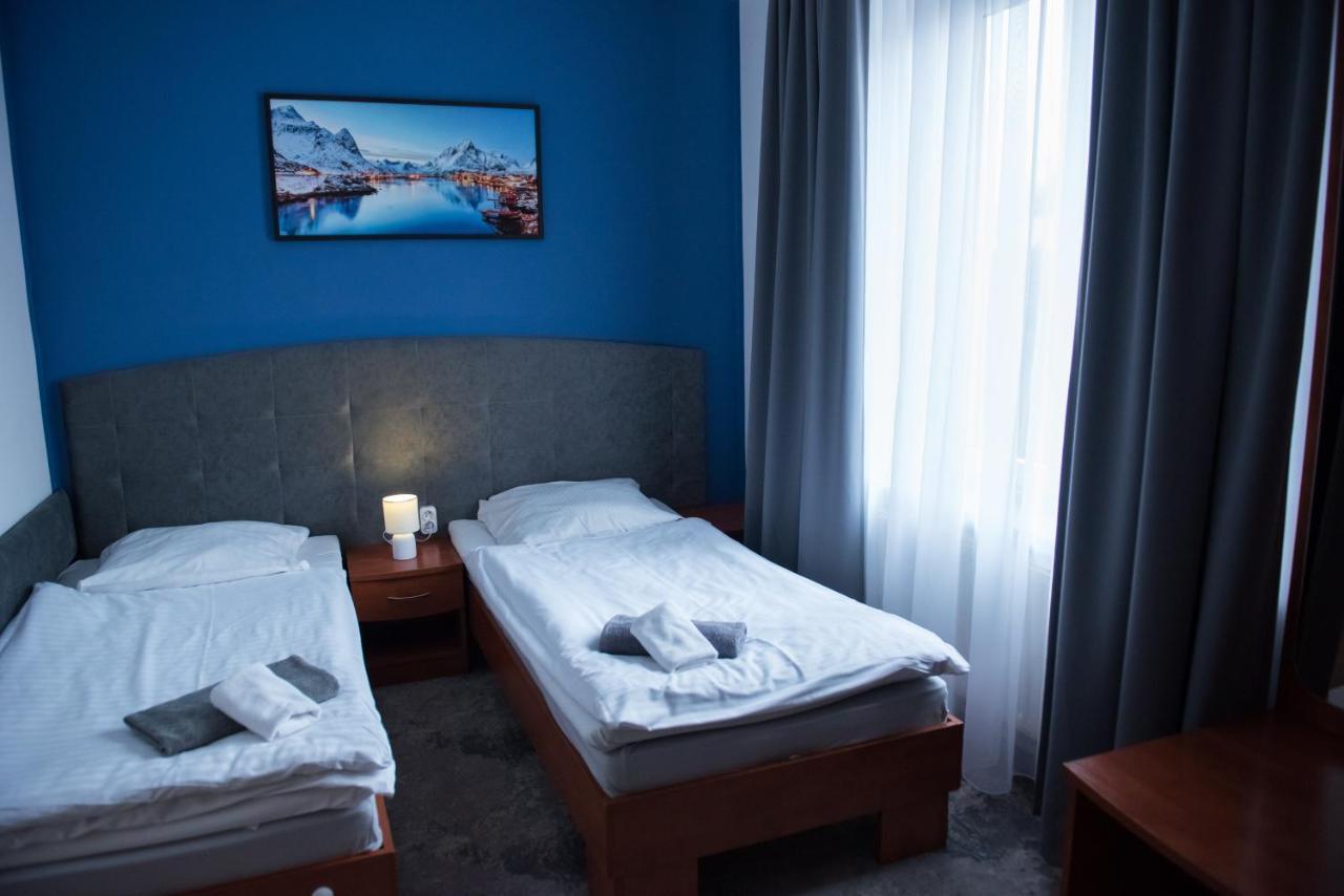 Hotel Paradiso Suchedniow Екстер'єр фото
