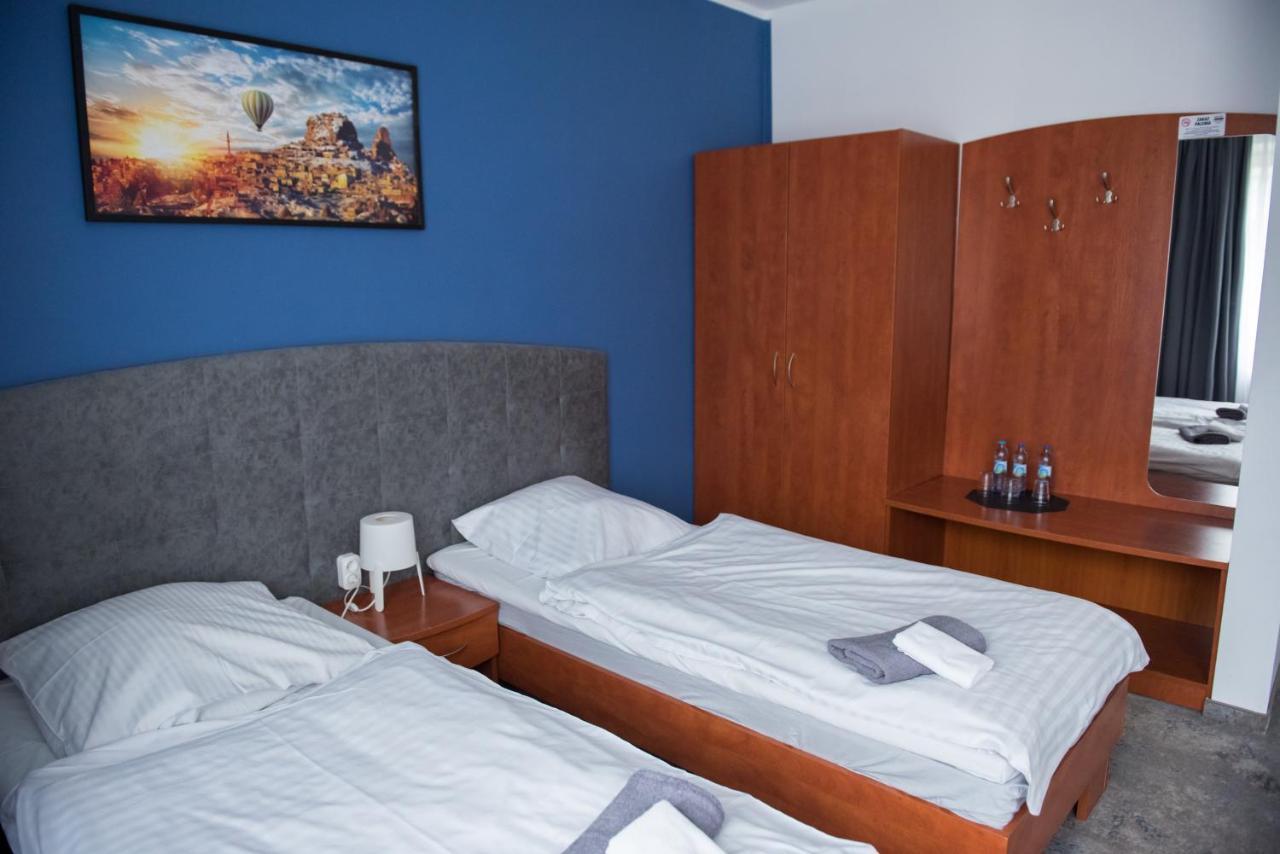 Hotel Paradiso Suchedniow Екстер'єр фото