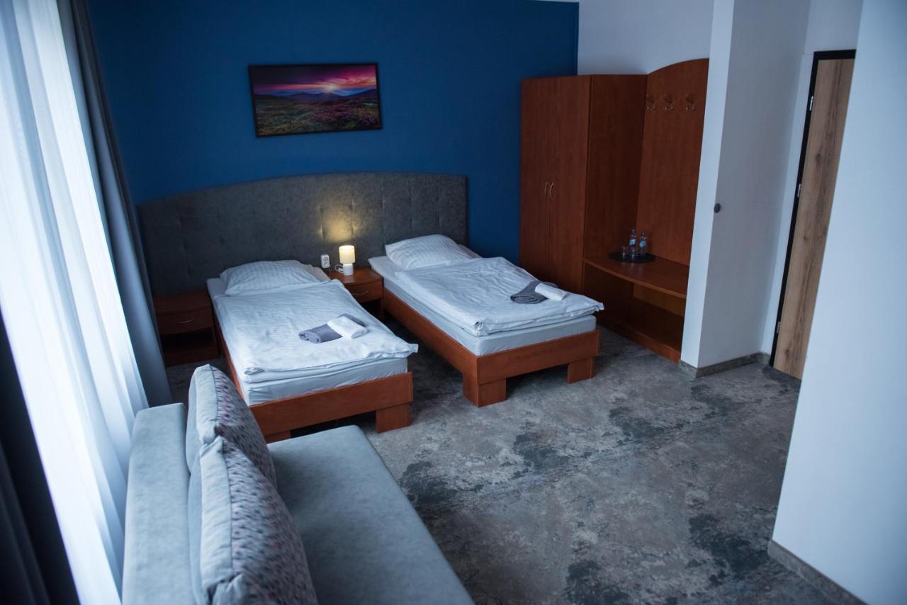 Hotel Paradiso Suchedniow Екстер'єр фото