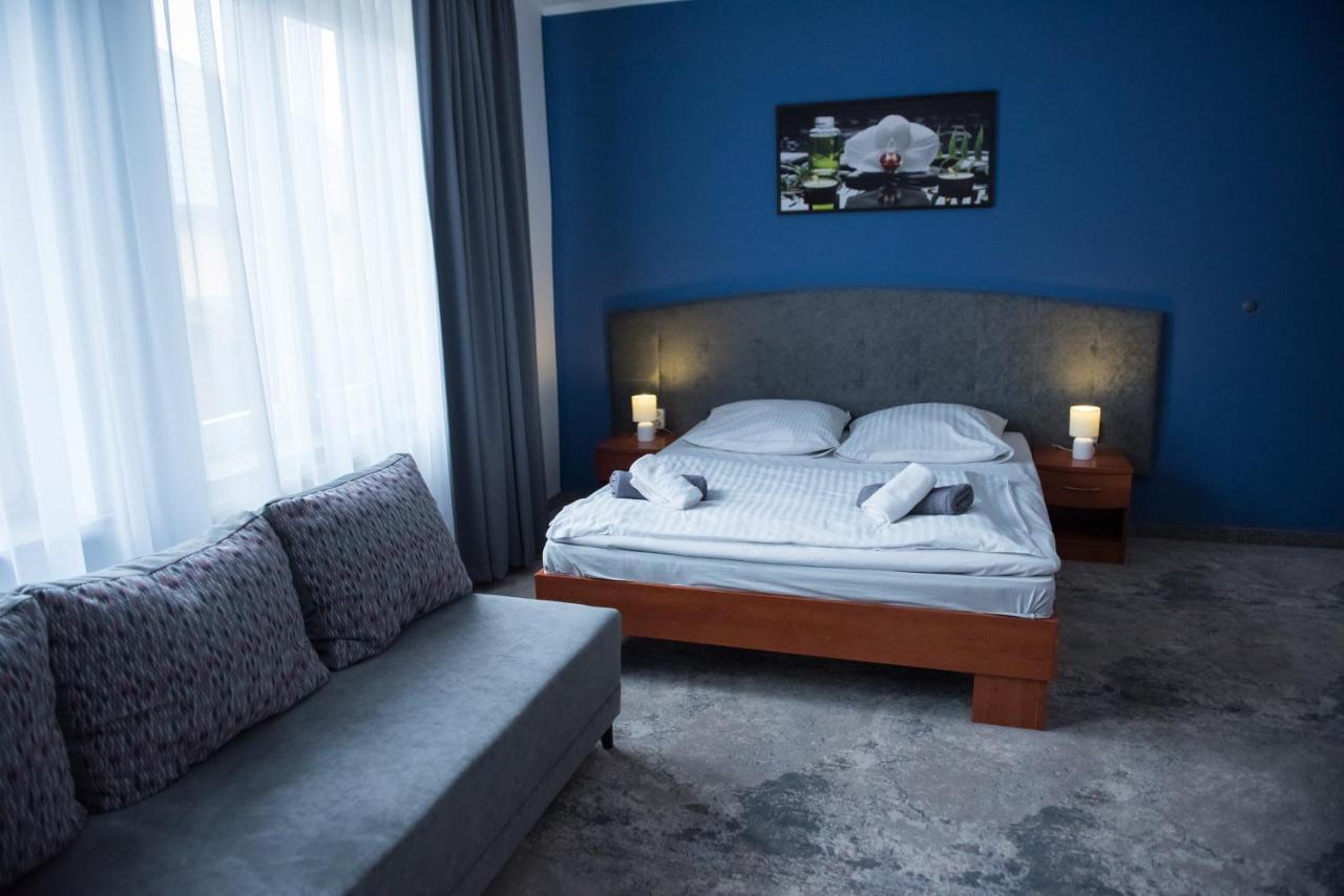 Hotel Paradiso Suchedniow Екстер'єр фото