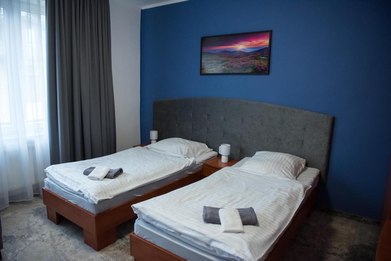 Hotel Paradiso Suchedniow Екстер'єр фото