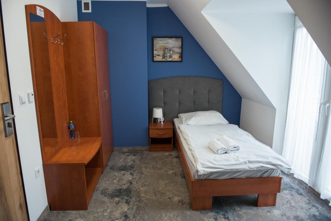 Hotel Paradiso Suchedniow Екстер'єр фото