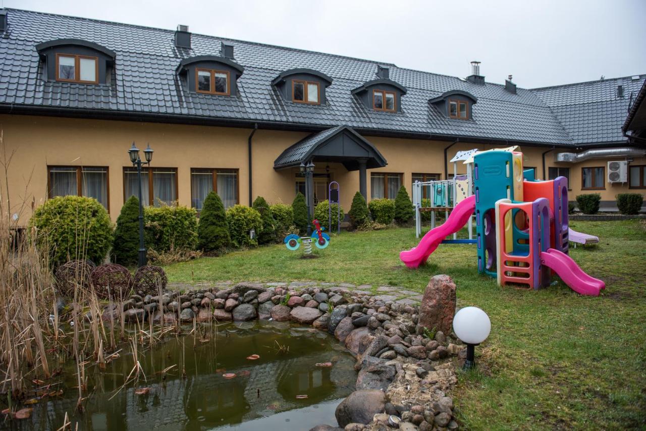 Hotel Paradiso Suchedniow Екстер'єр фото