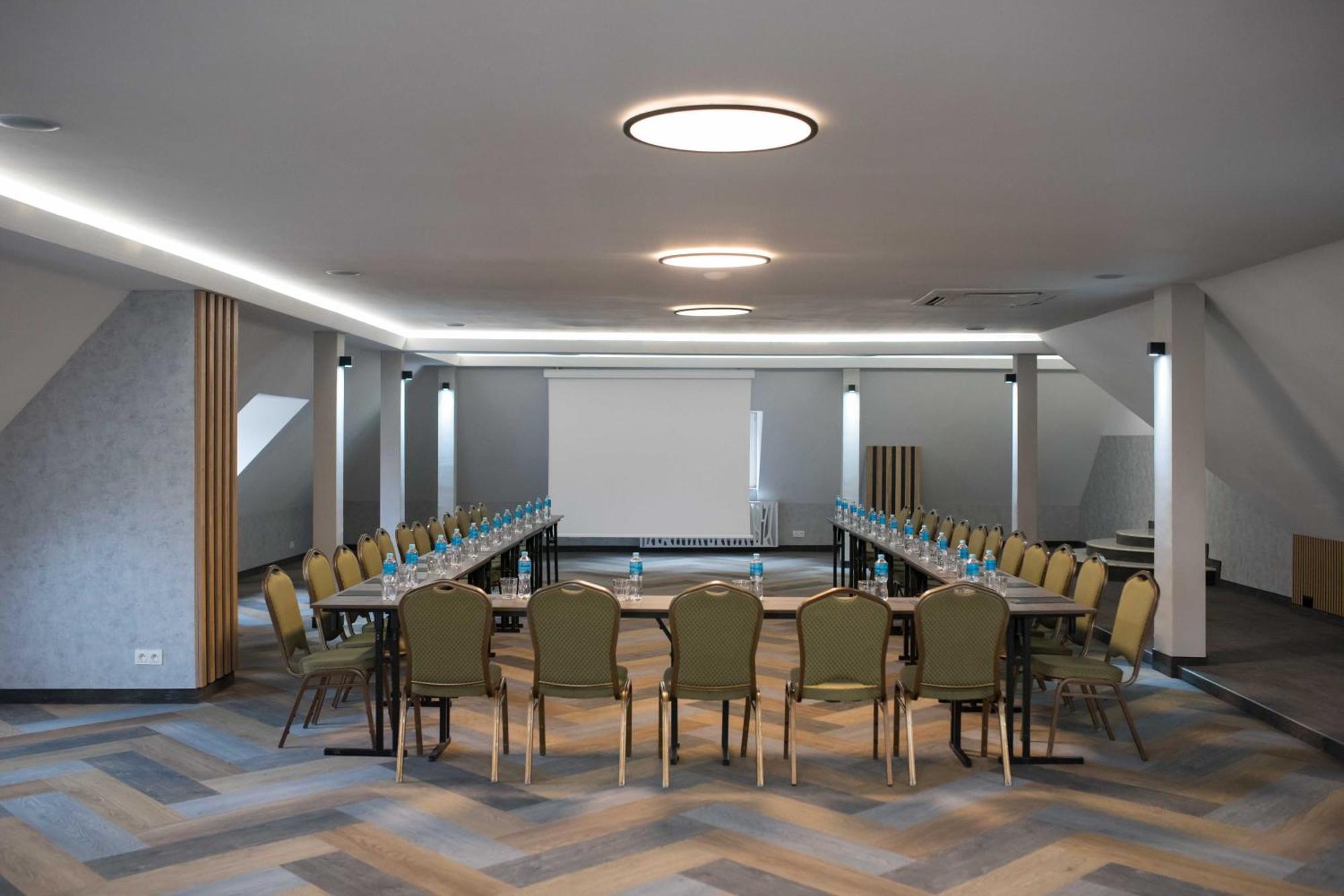 Hotel Paradiso Suchedniow Екстер'єр фото