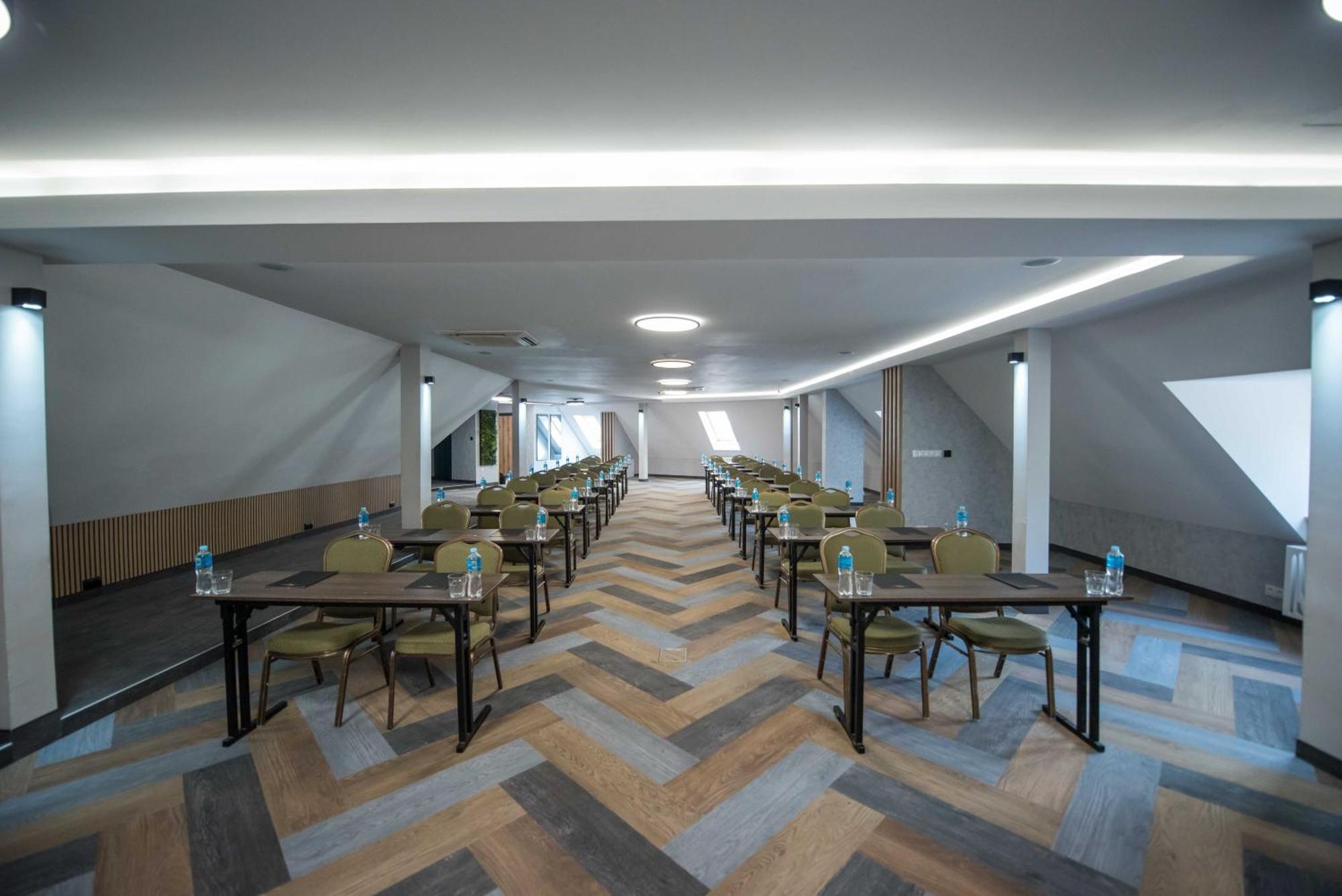 Hotel Paradiso Suchedniow Екстер'єр фото