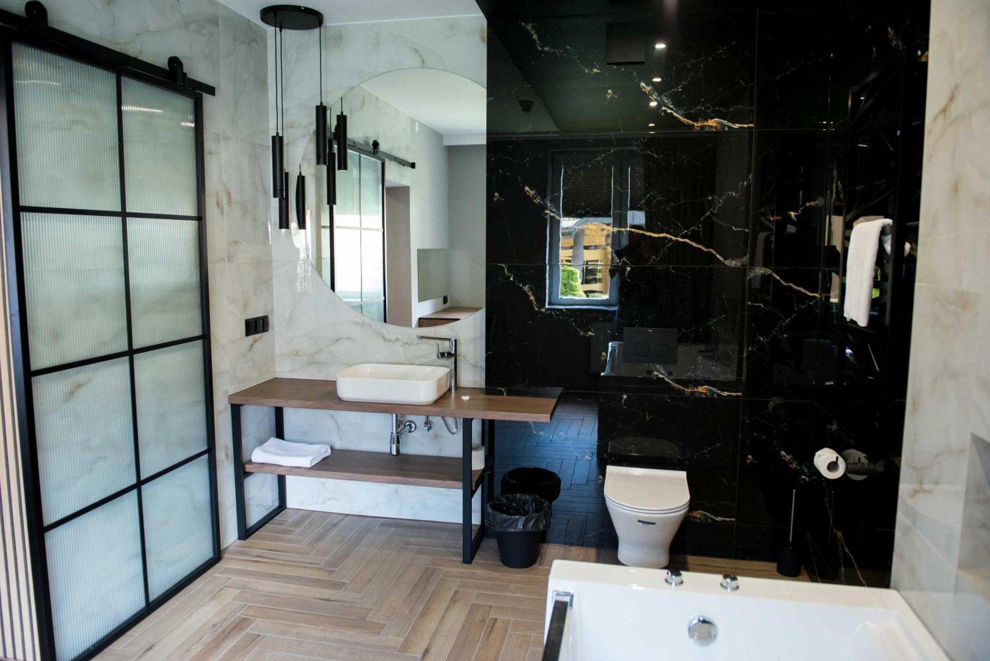 Hotel Paradiso Suchedniow Екстер'єр фото
