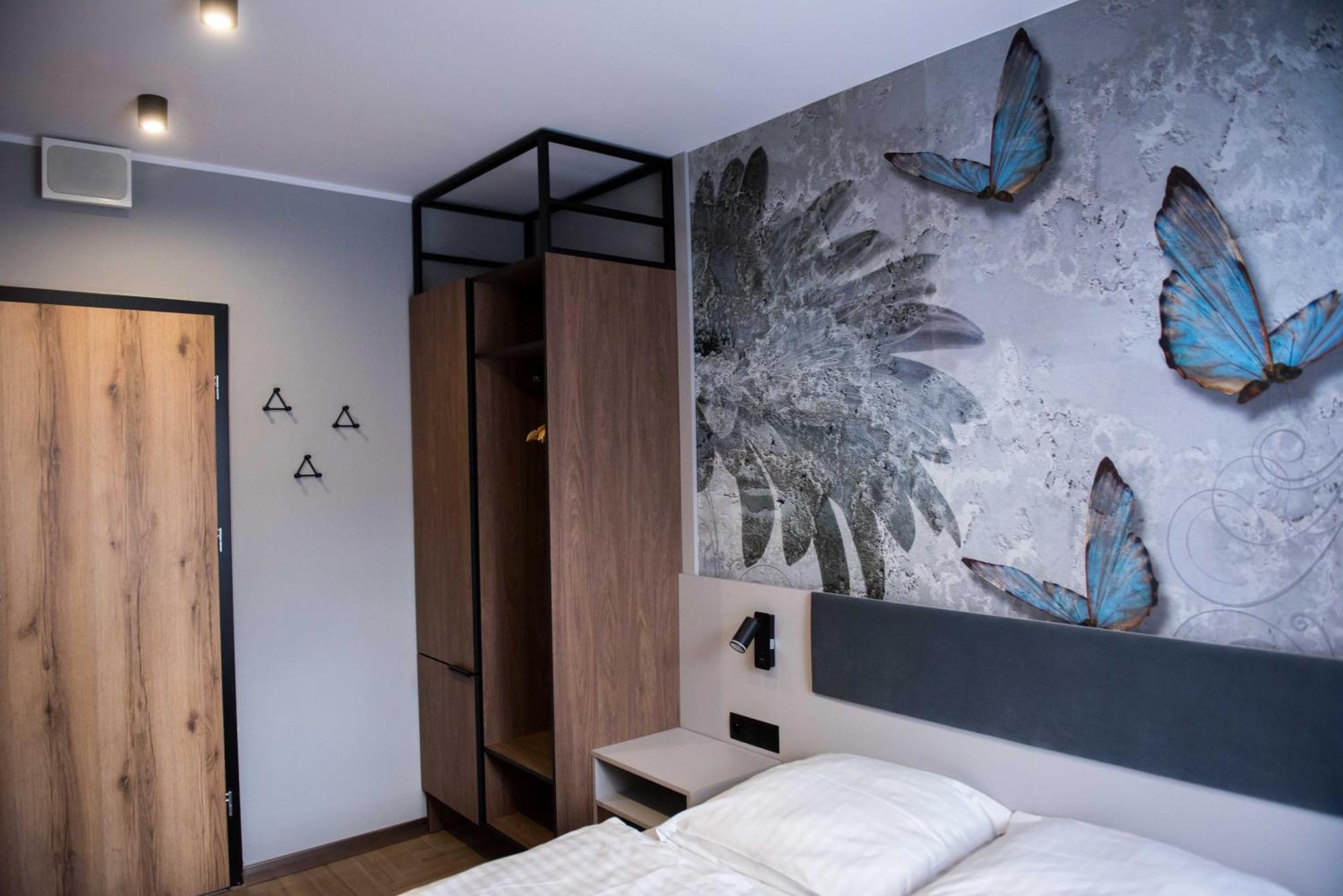 Hotel Paradiso Suchedniow Екстер'єр фото