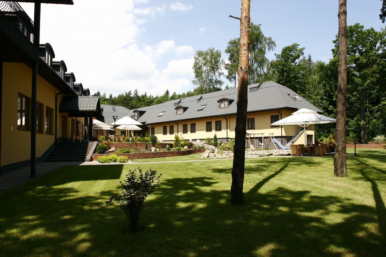 Hotel Paradiso Suchedniow Екстер'єр фото