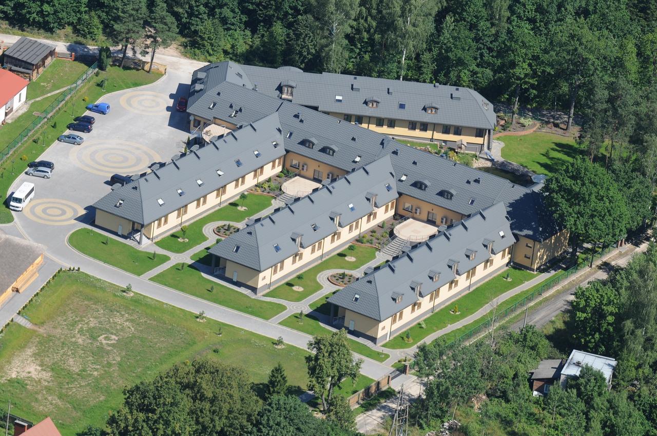 Hotel Paradiso Suchedniow Екстер'єр фото