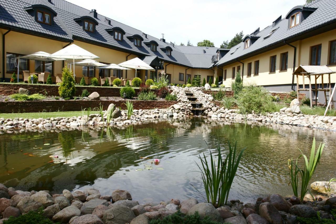 Hotel Paradiso Suchedniow Екстер'єр фото
