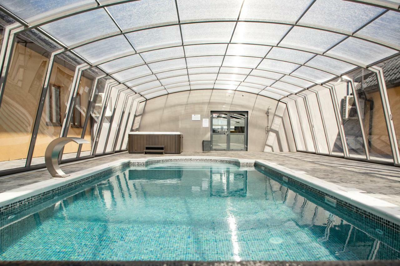 Hotel Paradiso Suchedniow Екстер'єр фото
